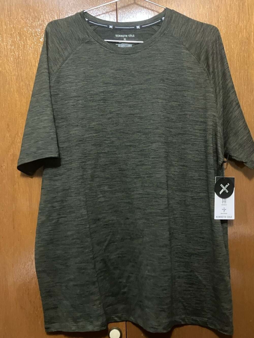 Kenneth Cole Reaction Techni-Comfort Performance V-Neck T-Shirt XL